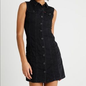 Levi’s Sleeveless Aubrey Dress